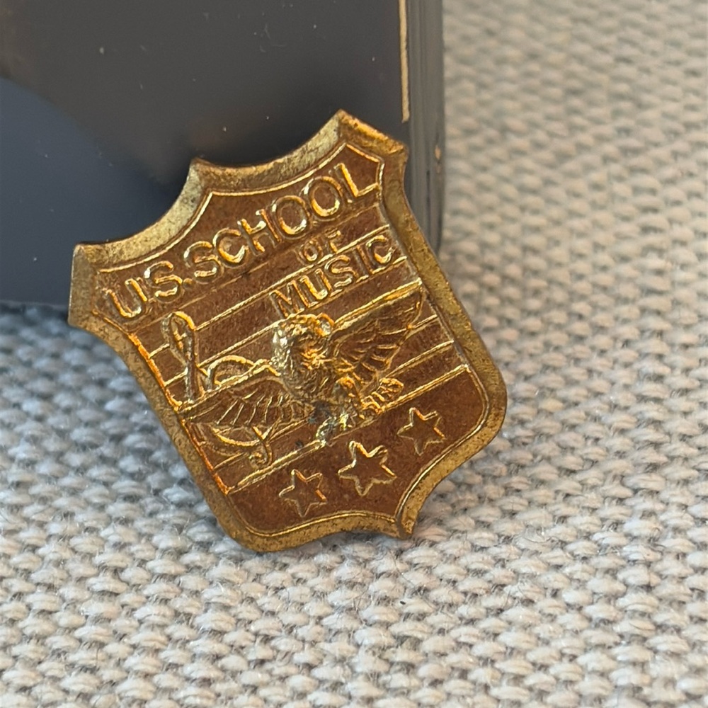 Vintage US School of Music pin!!